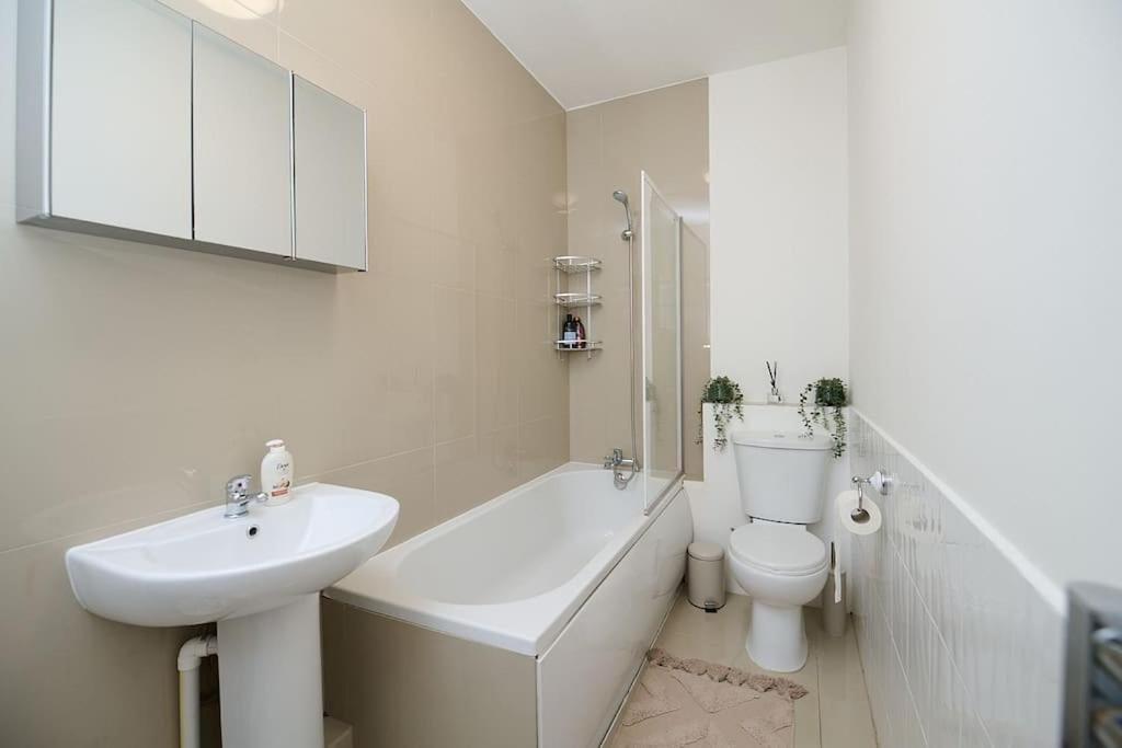 Fabulous 3 Bed Nw London Apartment With Private Garden Ngoại thất bức ảnh